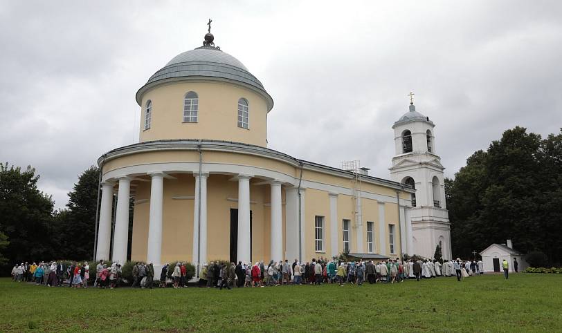 Великое освящение Троицкого храма деревни Ивашево 